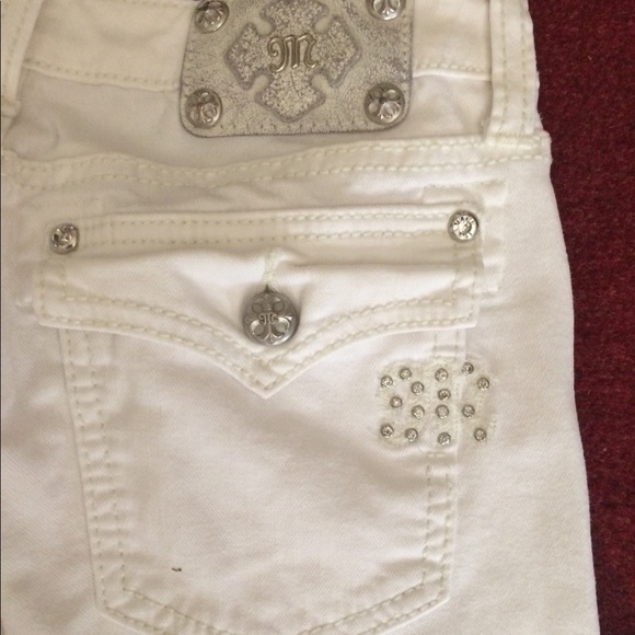 Miss Me White Jeans Size 29 wide leg - Picture 2 of 8